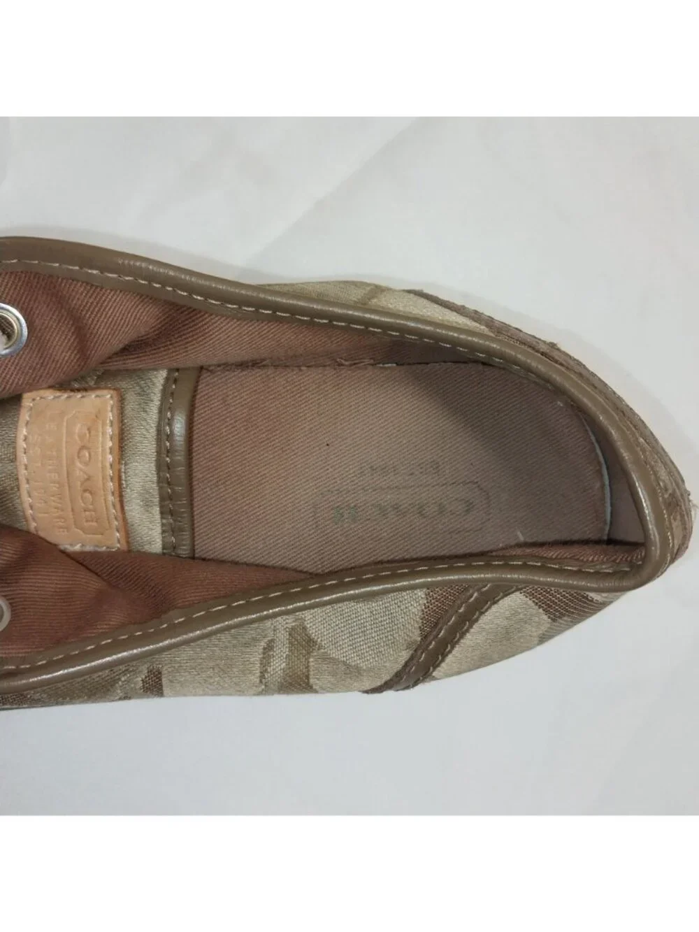 Coach Women's 8 B Tan Signature Canvas Lace-Up Sneakers